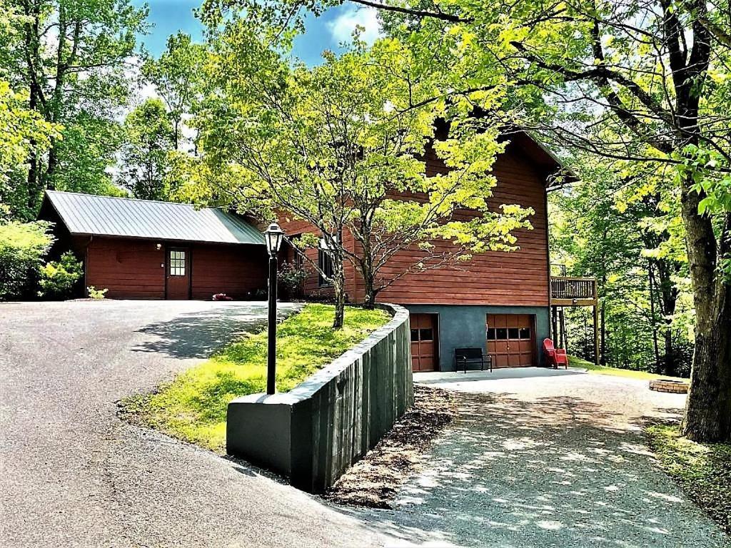 Wandering Bear Lodge-Free Tickets Sevierville Exterior photo